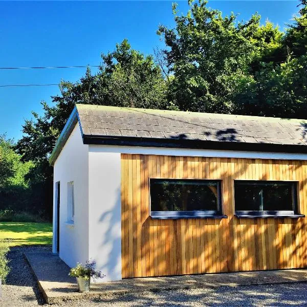 St Awaries Studio, hotel in Carne