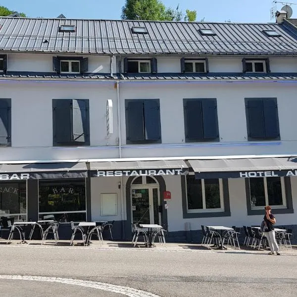 Hôtel Alphée、Esquièze - Sèreのホテル