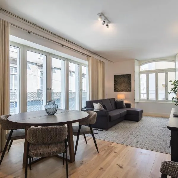 Hidden Oasis 2BDR Apartment by LovelyStay, хотел в Лисабон