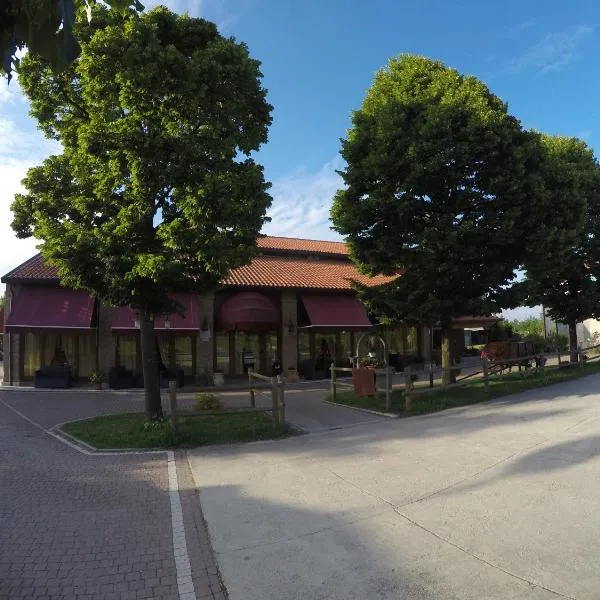 Agriturismo La Rebosola, hotel v destinácii Ca Zennare