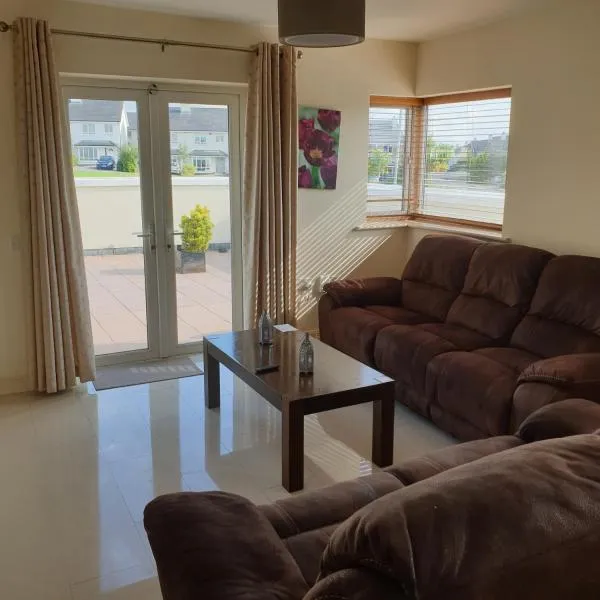 Luxury apartment hawthorns, Hotel in Ballintogher