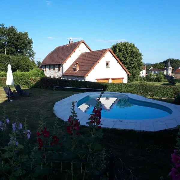 Chez Nathalie Et Jean Claude, hotel in Saint-Hilaire-le-Château