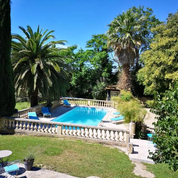 Le Mas des Agapes, hotel v destinaci Beaucaire
