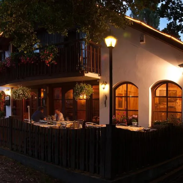 Lovecký hotel Jívák, hotel v Loučeni
