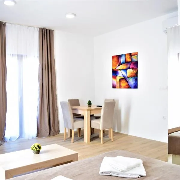 Martinović Rooms, hotel en Budva