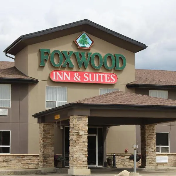 Foxwood Inn and Suites, מלון בFox Creek