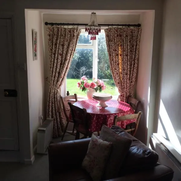 Pebble Cottage, hotel in Holt