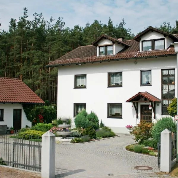 Ferienwohnung Maria โรงแรมในNittenau