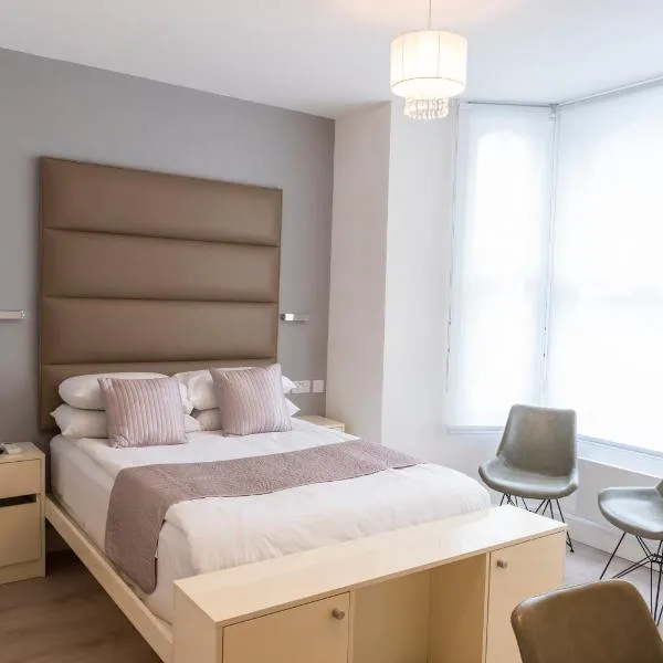 Messina Studios, hotel in London