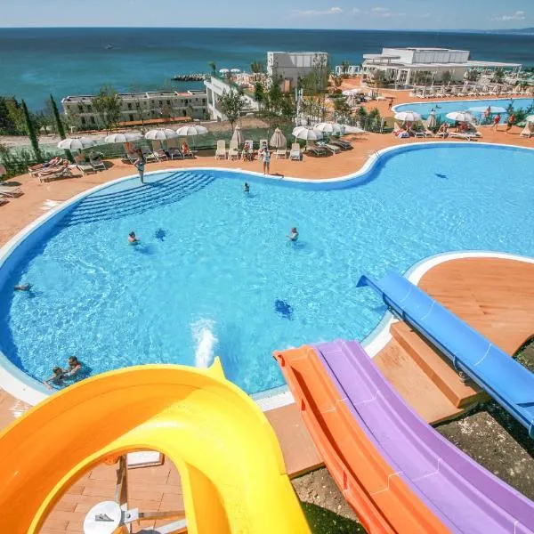 White Lagoon Resort - All Inclusive, hotel v destinaci Kavarna