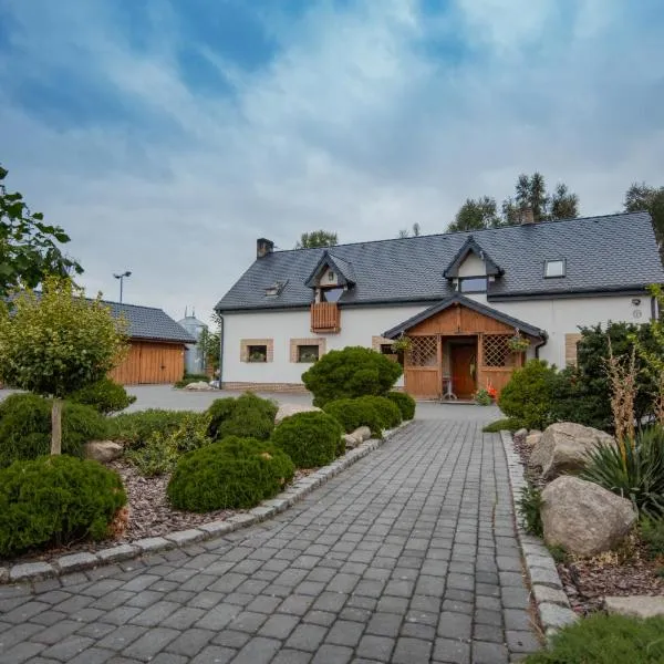 Tatarska Zagroda - Agroturystyka Dolina Baryczy Noclegi - Domek Jelonek, hotel v destinaci Krośnice
