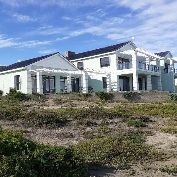 Adam's Guest House, hotel in Yzerfontein