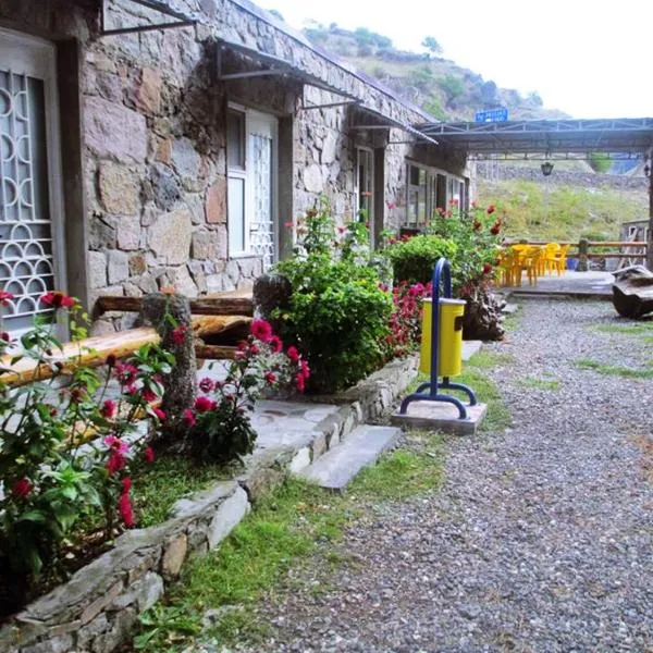 SADA Guesthouse, hotel in Khertʼvisi