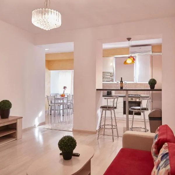 Gabizz Apartments, hotel in Constanţa