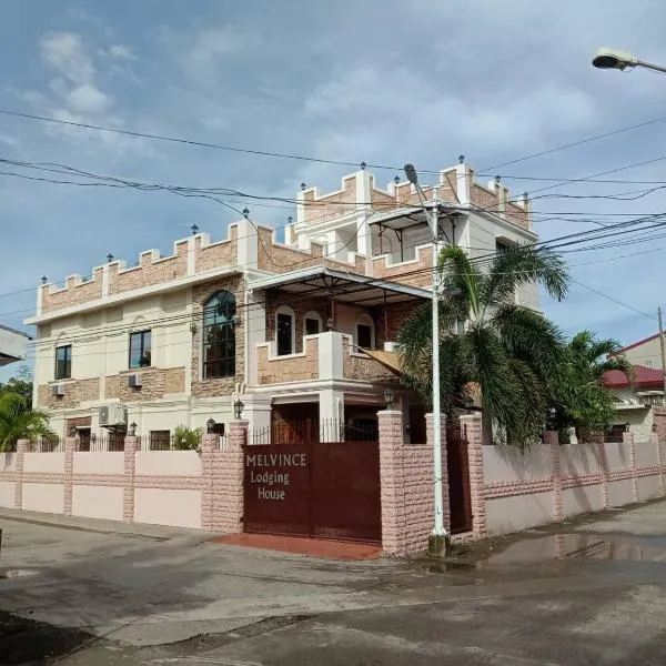 Melvince Lodging House, hotel di Cabugao