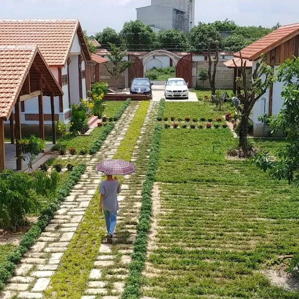 CocoPalm Villa near Beach - Coco Room, hotel in Hội Mỹ