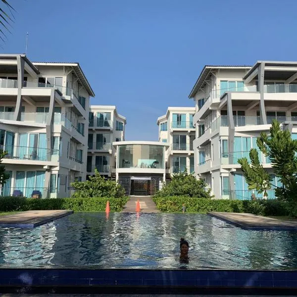 123 Ocean Front Condo, hotel v destinaci Nilaveli