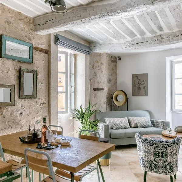 Ma Maison à Valbonne - 3 Luxury Apartments in Heart of Village, hotel v destinácii Valbonne