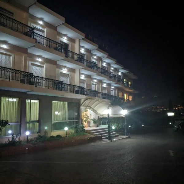 Hotel Anesi, hotel en Áno Varibóbi