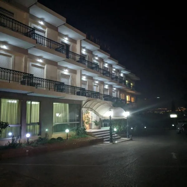 Hotel Anesi, hotell sihtkohas Áno Varibóbi