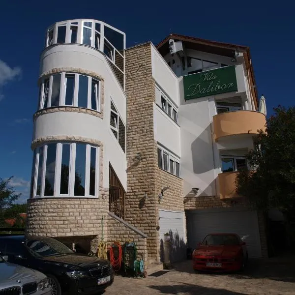 Apartments and bungalows vila Dalibor, hotel din Ljubač