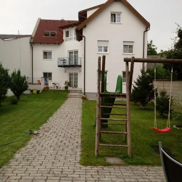 Haubis Ferienwohnungen, hotel v destinaci Podersdorf am See