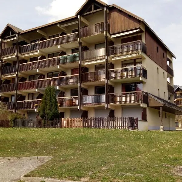 Studio Rez de Jardin, hotel in Saint-Pierre-dʼEntremont