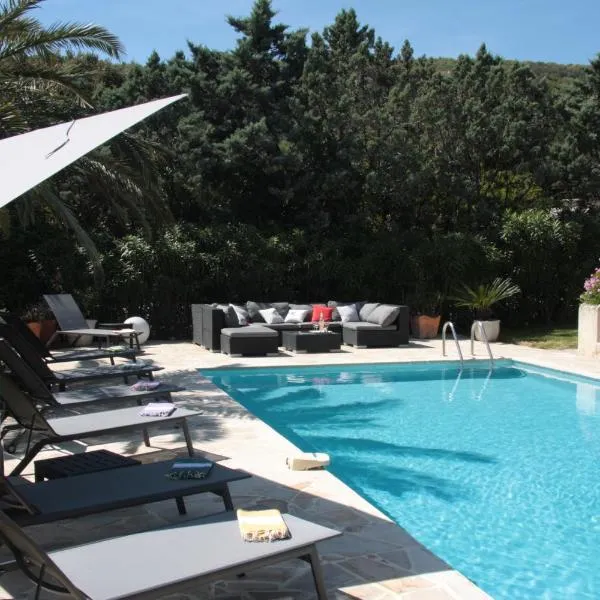 Villa Hortense - Golf of Saint Tropez، فندق في سانت ماكسيم