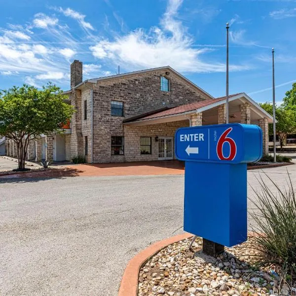 Motel 6-Georgetown, TX, hotel v destinaci Georgetown