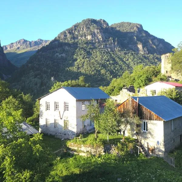Ciuri's Guesthouse โรงแรมในZhabeshi