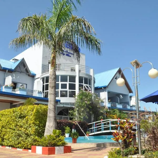 Hôtel Sky blue Mada, hotel in Ambohijanaka