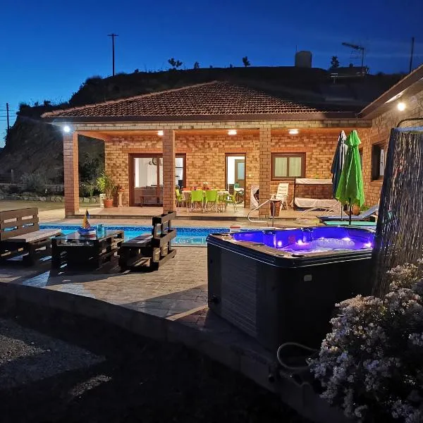 Kalamospito Holiday House, hotel en Kalokhorio