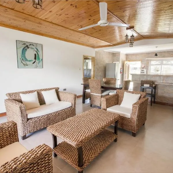 Flora's Self Catering Apartments, hotel v destinaci Victoria