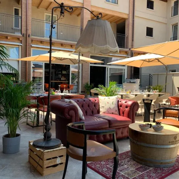 HILL COLLE - camere & bistrot, hotel in Villa Pedergnano