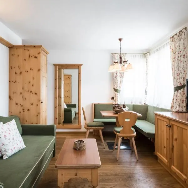Piculin Alpin Apartments, hotel u gradu San Martino in Badia