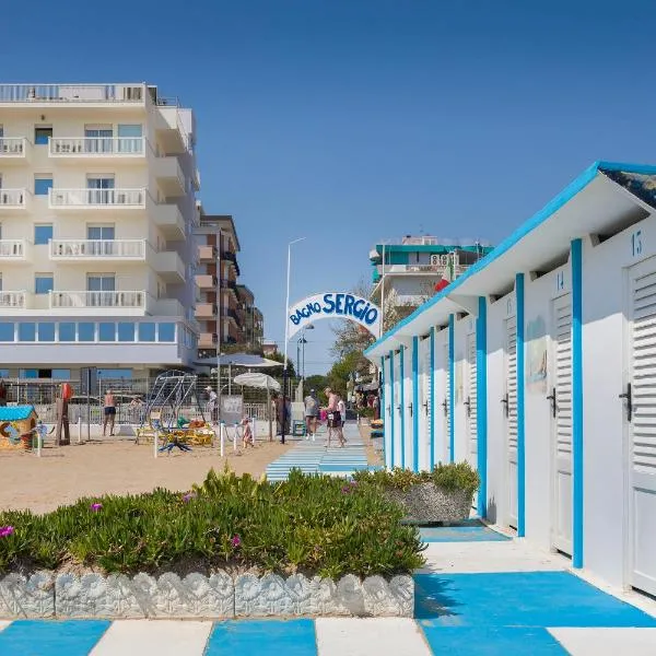Hotel Ghirlandina، فندق في ريميني