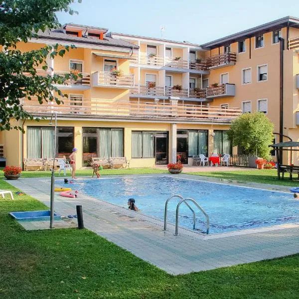 Hotel Dolomiti, hotel in Levico Terme