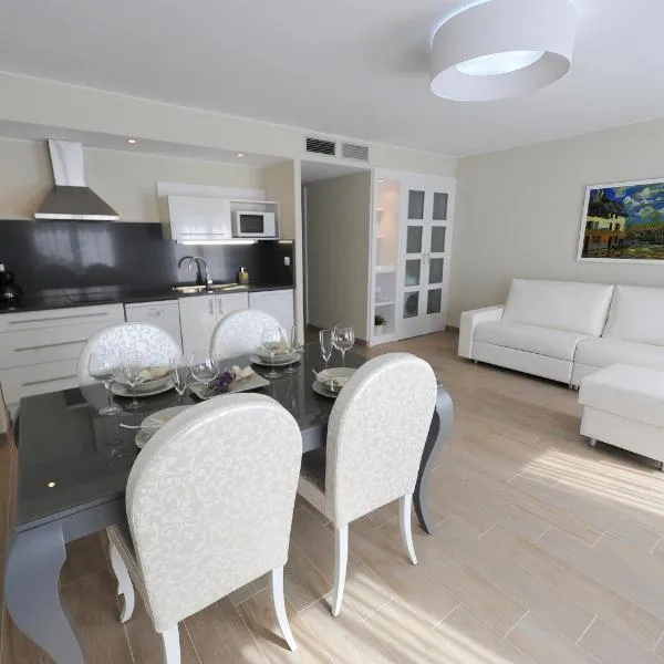 Apartamentos Turísticos Mirablanc, hotel v destinaci Valjunquera