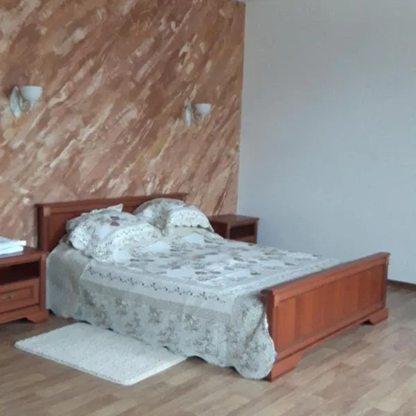Киевская 43, hotel in Khorol