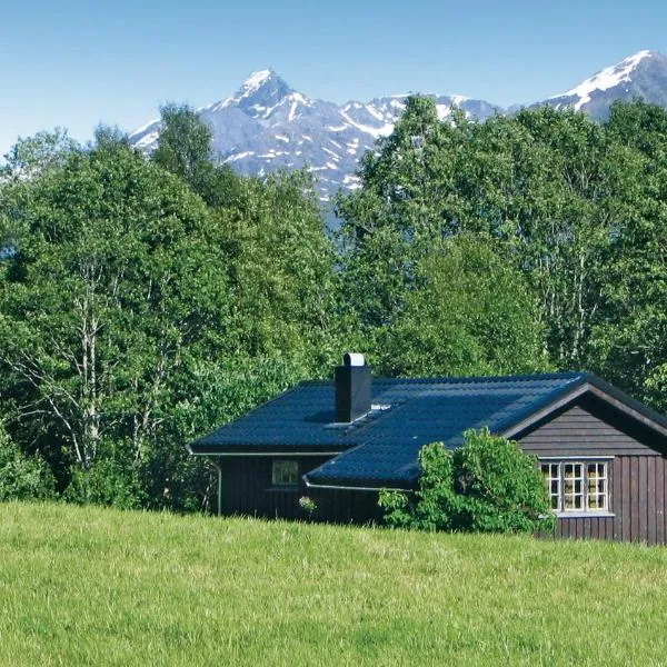 Cozy Home In Isfjorden With House A Panoramic View, hotel en Rød