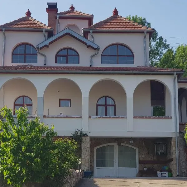 Knez Apartmani, hotel u gradu 'Kilsura'