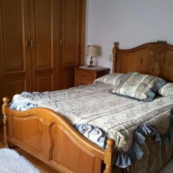 Hostal La Parra, hotel v destinaci Vegadeo
