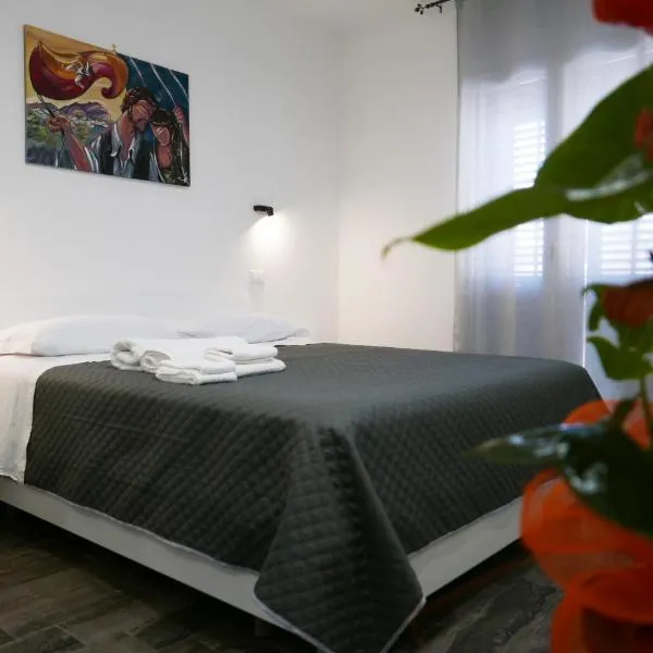 Opera Boutique Rooms, hotel in Piana degli Albanesi