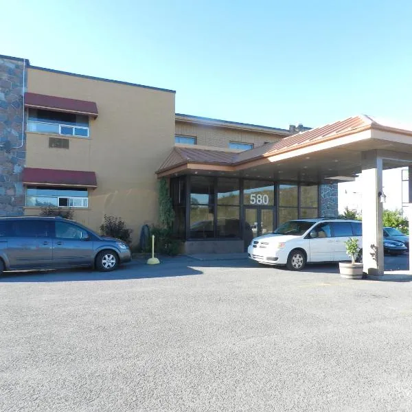 L'Auberge de l'Aeroport Inn, hotel em Châteauguay Heights