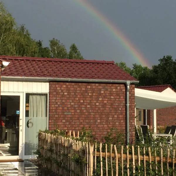 Ferienhaus Nr 6 am Quendorfer See、シュットルフのホテル