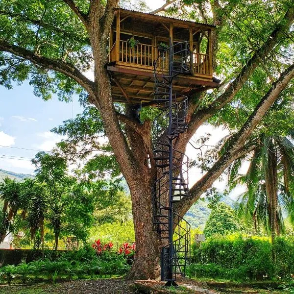 Casa en el Arbol, hótel í Utica