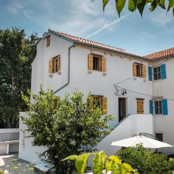 Casa Lussingrande, hotel v destinaci Veli Lošinj