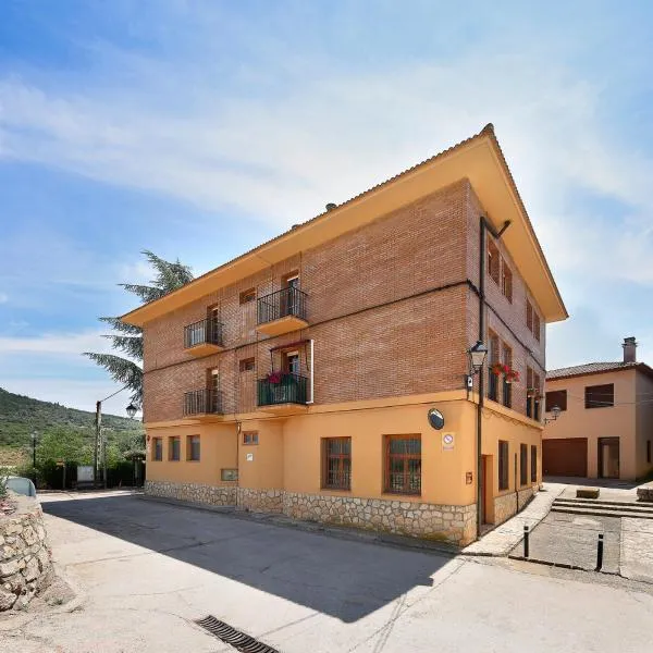 Albergue Sierra de Arbe, hotel in Coscojuela de Fantova