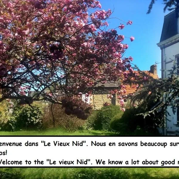Le Vieux Manoir, hotel v destinaci Carolles