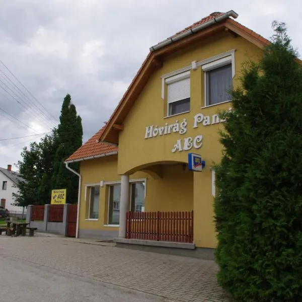 Hóvirág Panzió, hotel di Porva